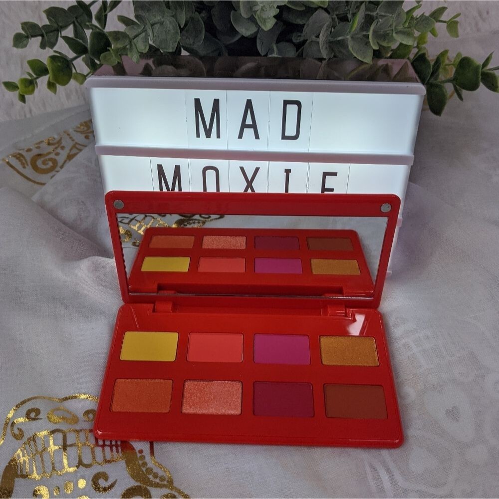 Artist Couture Hot + Spicy Summer Eye Palette